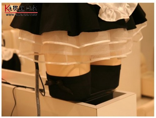 点击查看原图 宅男最爱 日本秋叶原的裙底女装电脑