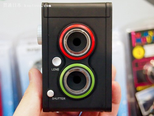 日本推出双反数码相机