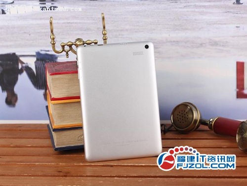 四核八显 Colorfly S782 Q1平板售599元